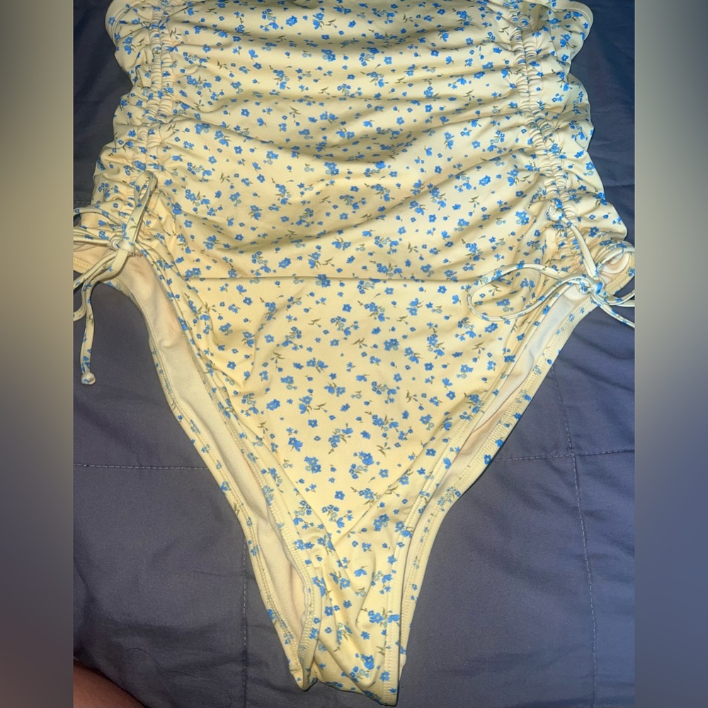 Wild Fable Yellow Floral One Piece Swimsuit - Picture 5 of 6